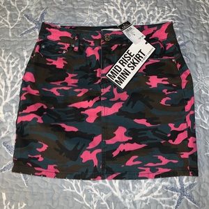 🥳rue21 pink camo skirt